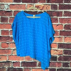 Beautiful in blue! Size XL